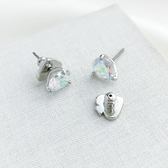 KATE SPADE • Brilliant Statements Clear Tri-Prong Stud Earrings - Picture 5 of 7